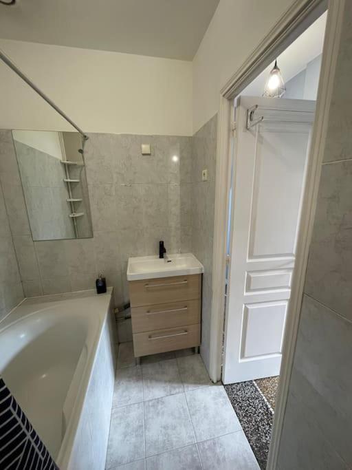 Nice Riviera Fabulous Seaside Apartment With 3 Bedrooms Luaran gambar